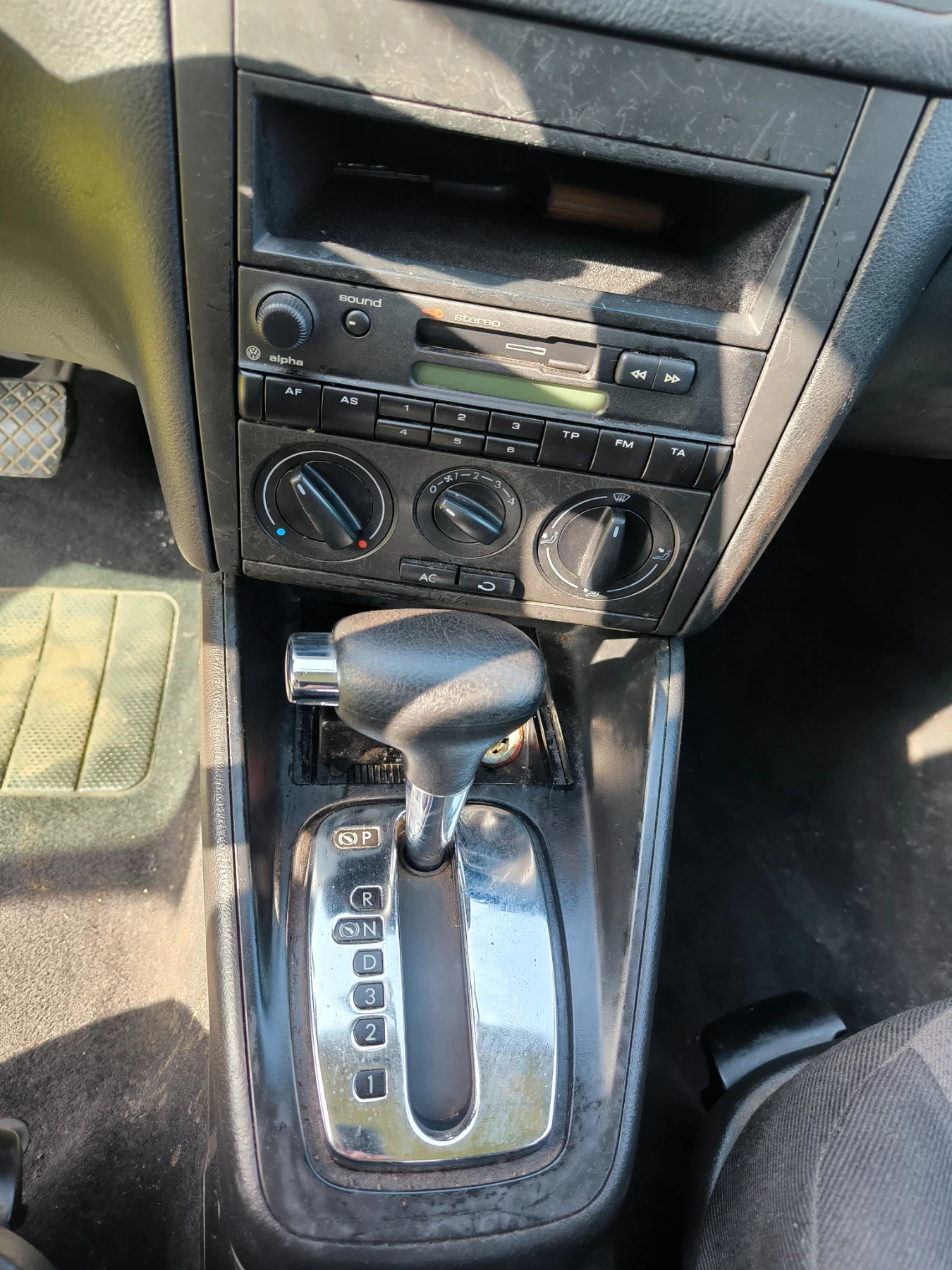 VW Golf Golf 4 автоматик, климатик. - изображение 6