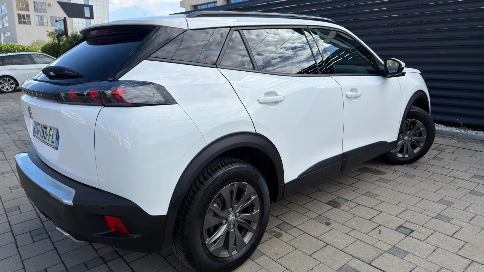 Peugeot 2008 1.2i EAT8 НАЛИЧНА - изображение 6
