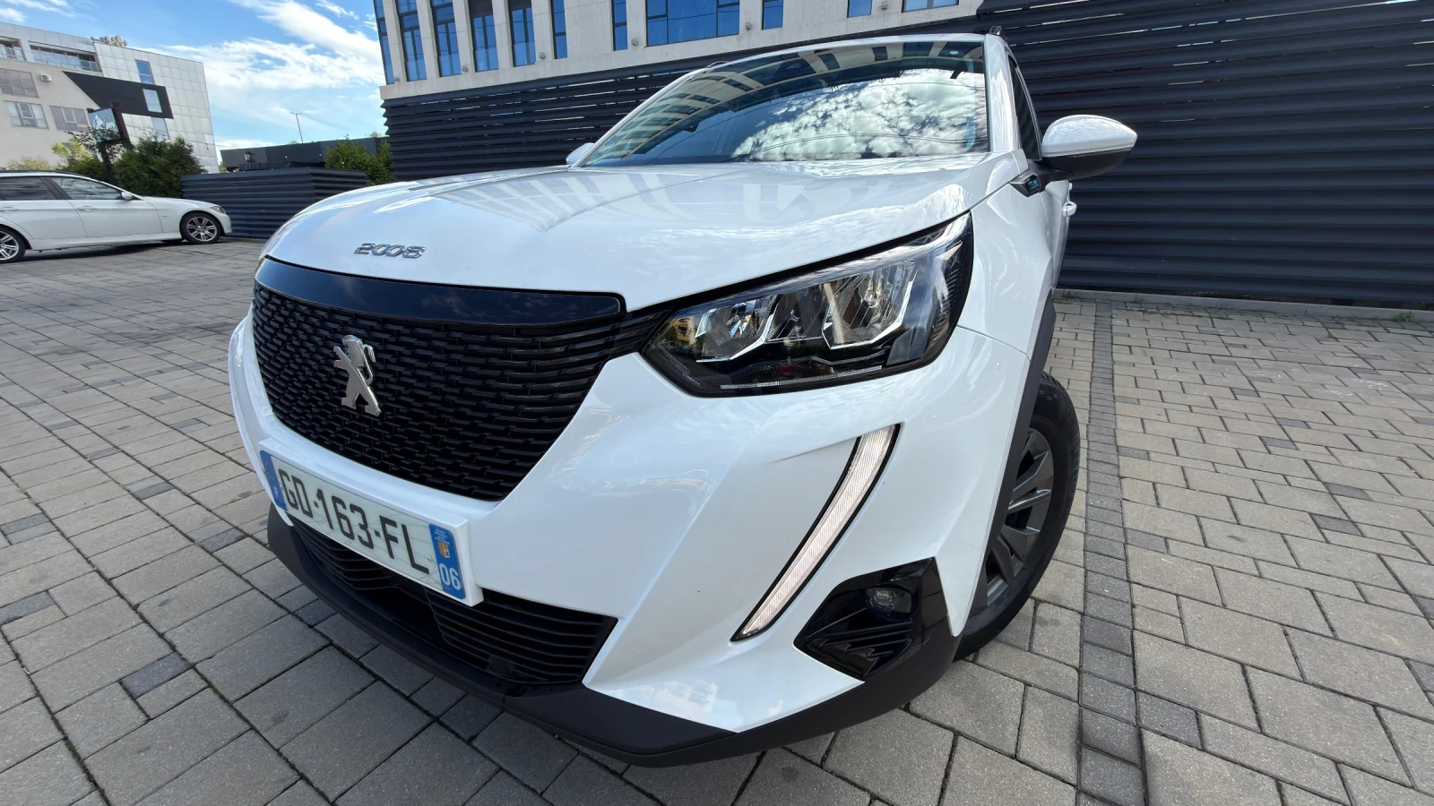 Peugeot 2008 1.2i EAT8 НАЛИЧНА - изображение 3