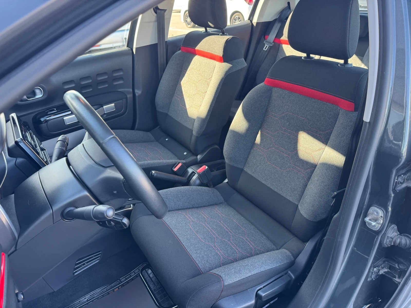 Citroen C3 1.2 / Two Tone  - изображение 6