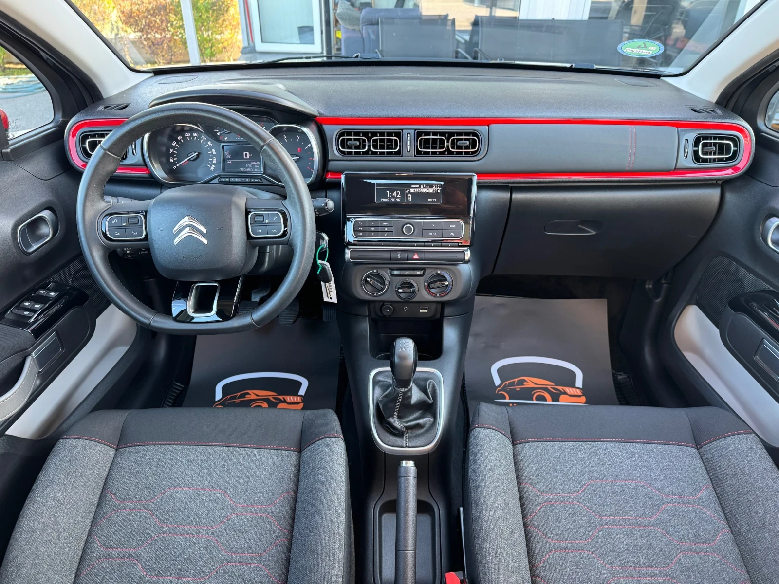 Citroen C3 1.2 / Two Tone  - изображение 7