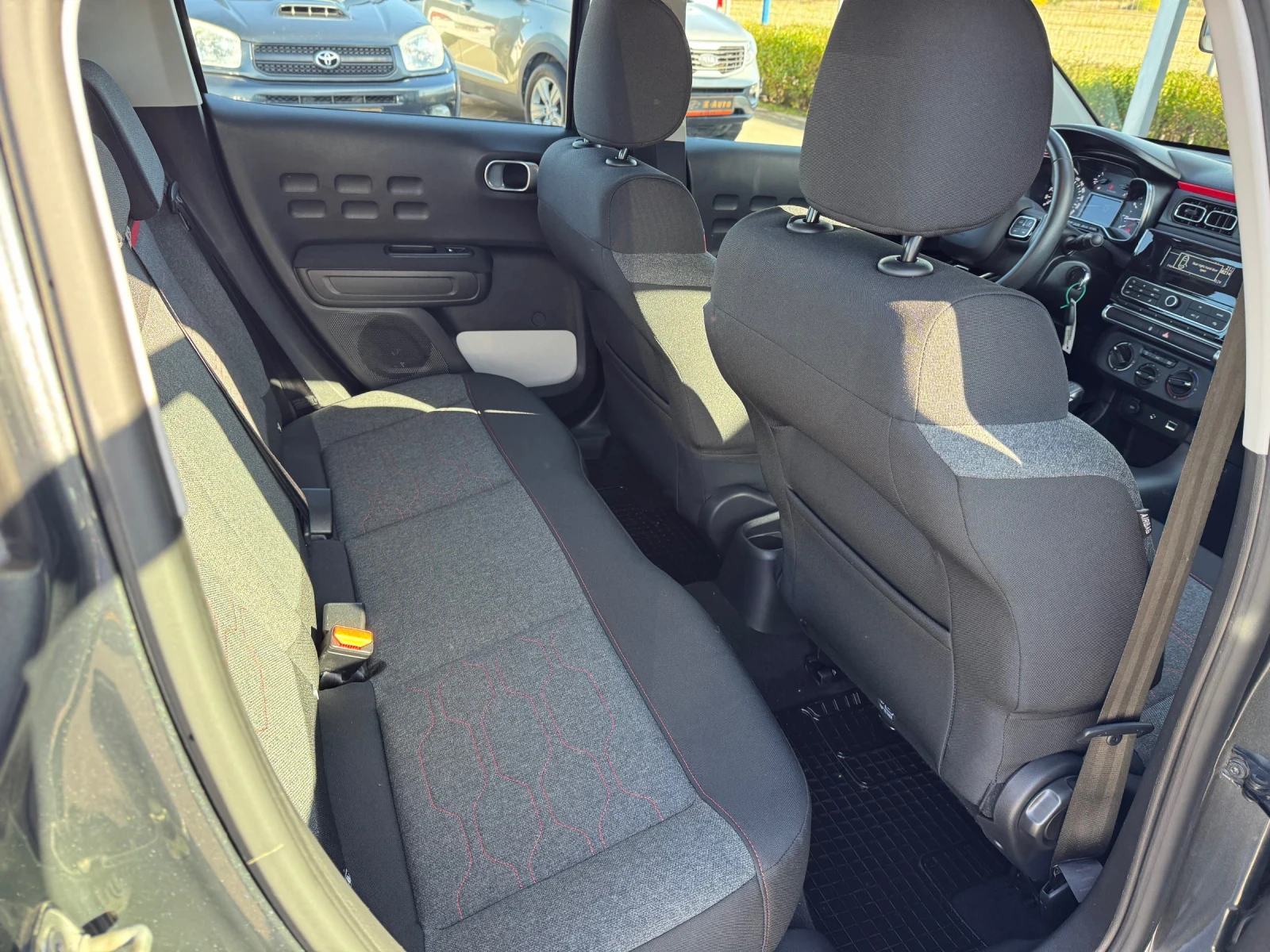 Citroen C3 1.2 / Two Tone  | Mobile.bg   11