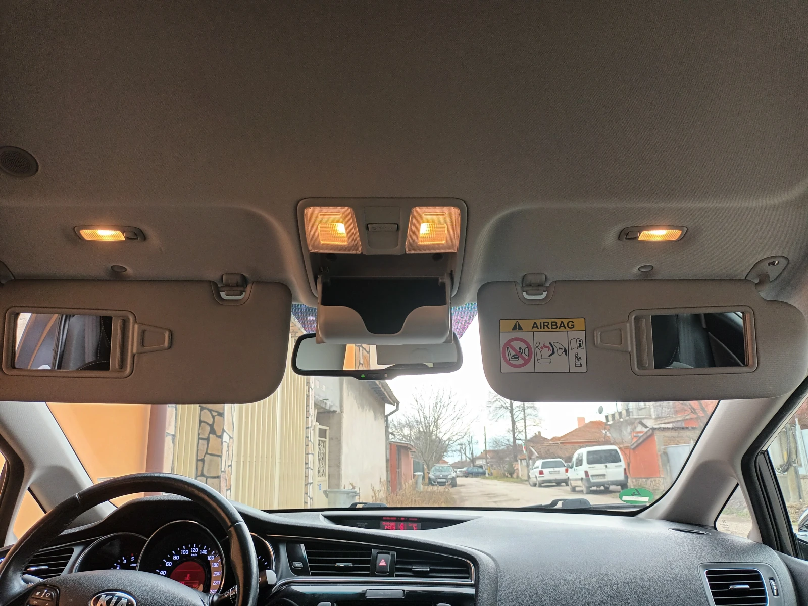 Kia Ceed 1.6 GRDI /136 к.с., снимка 7 - Автомобили и джипове - 53689826