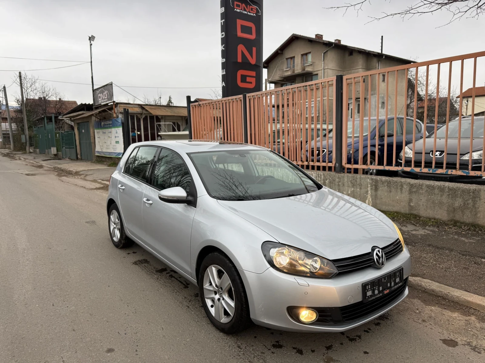 VW Golf 1, 400/АВТОМАТИК/EURO5B  - изображение 2