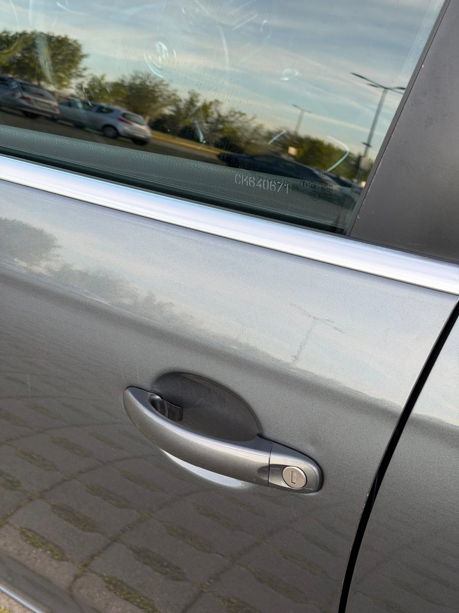 VW Golf 1.6 TDI, снимка 8 - Автомобили и джипове - 54305538