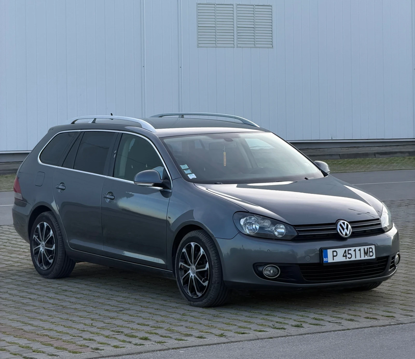 VW Golf 1.6 TDI, снимка 3 - Автомобили и джипове - 54305538
