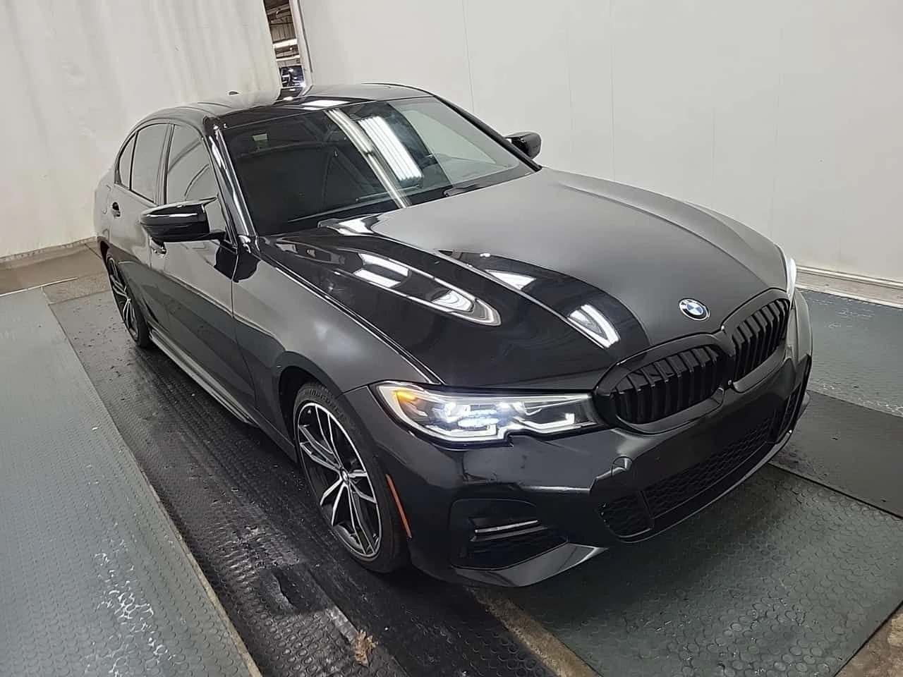 BMW 330 I XDRIVE| 360CAM| HEAD-UP| PANO| 2 КЛЮЧА| , снимка 2 - Автомобили и джипове - 54651051
