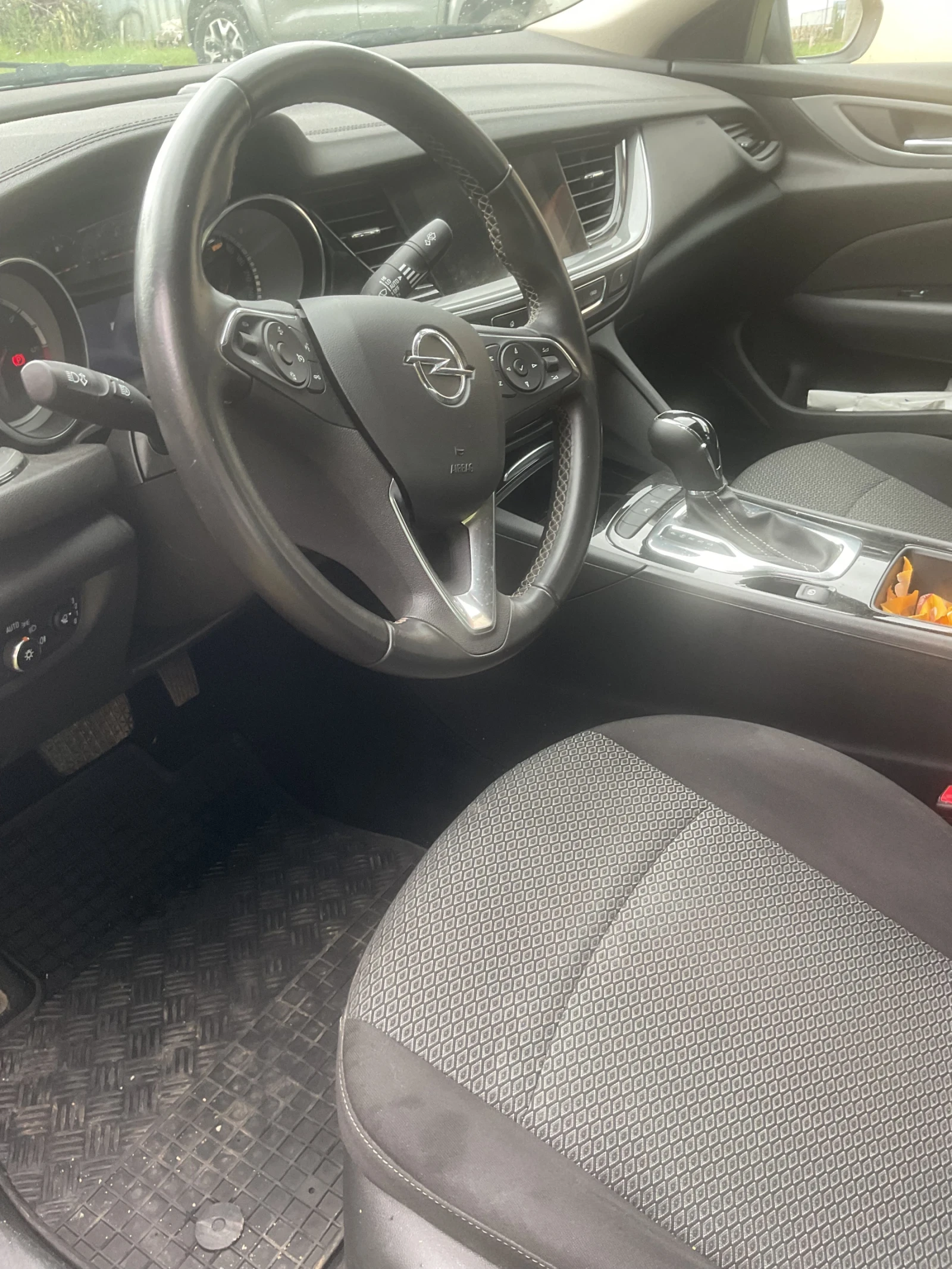 Opel Insignia, снимка 8 - Автомобили и джипове - 54777223
