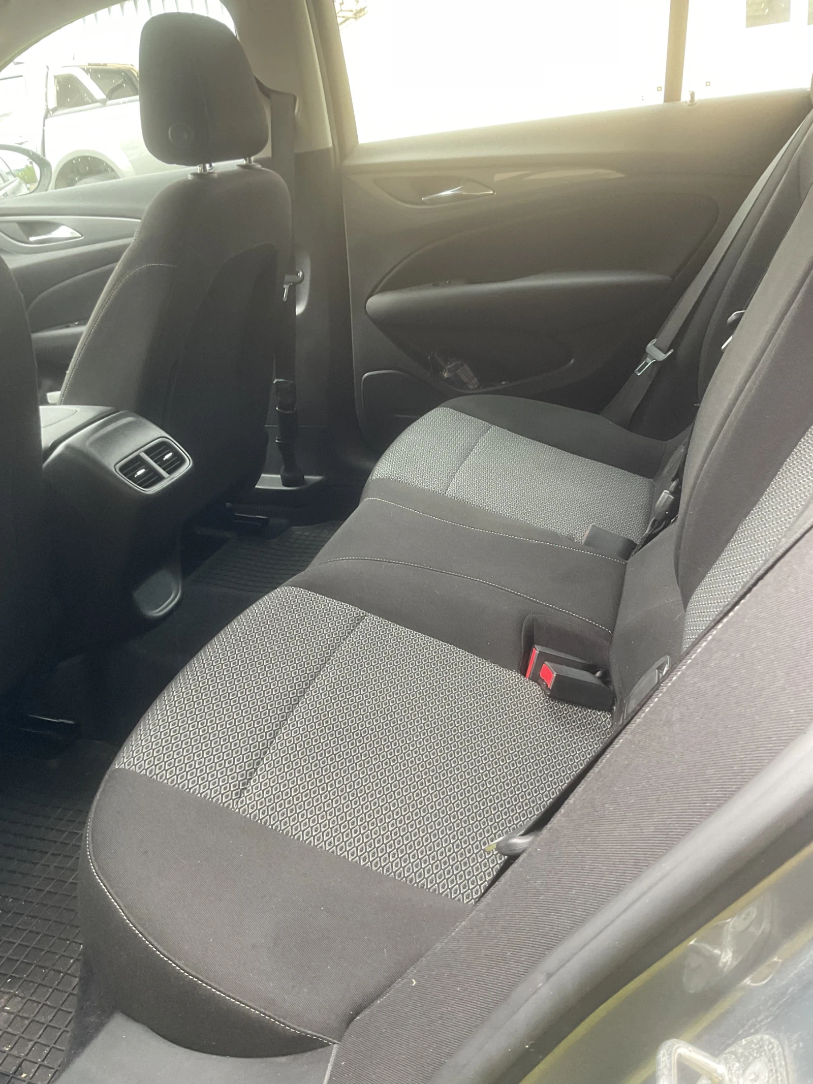 Opel Insignia, снимка 10 - Автомобили и джипове - 54777223