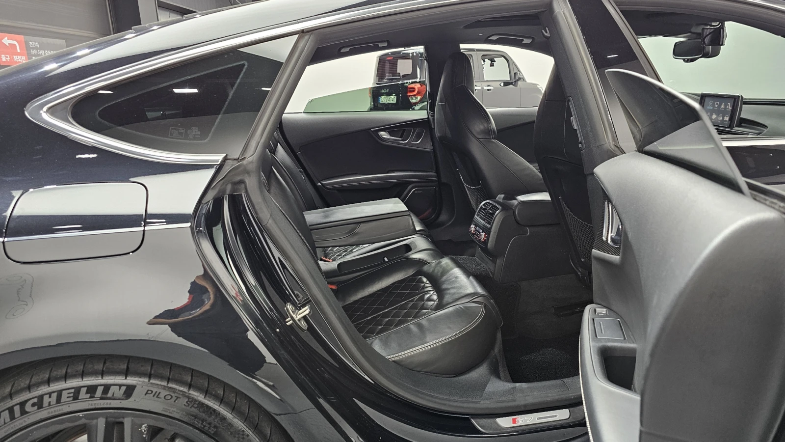 Audi S7 BOSE* HEAD-UP* DISTRONIK* ВЪЗДУХ* КРАЙНА ЦЕНА, снимка 16 - Автомобили и джипове - 54819286