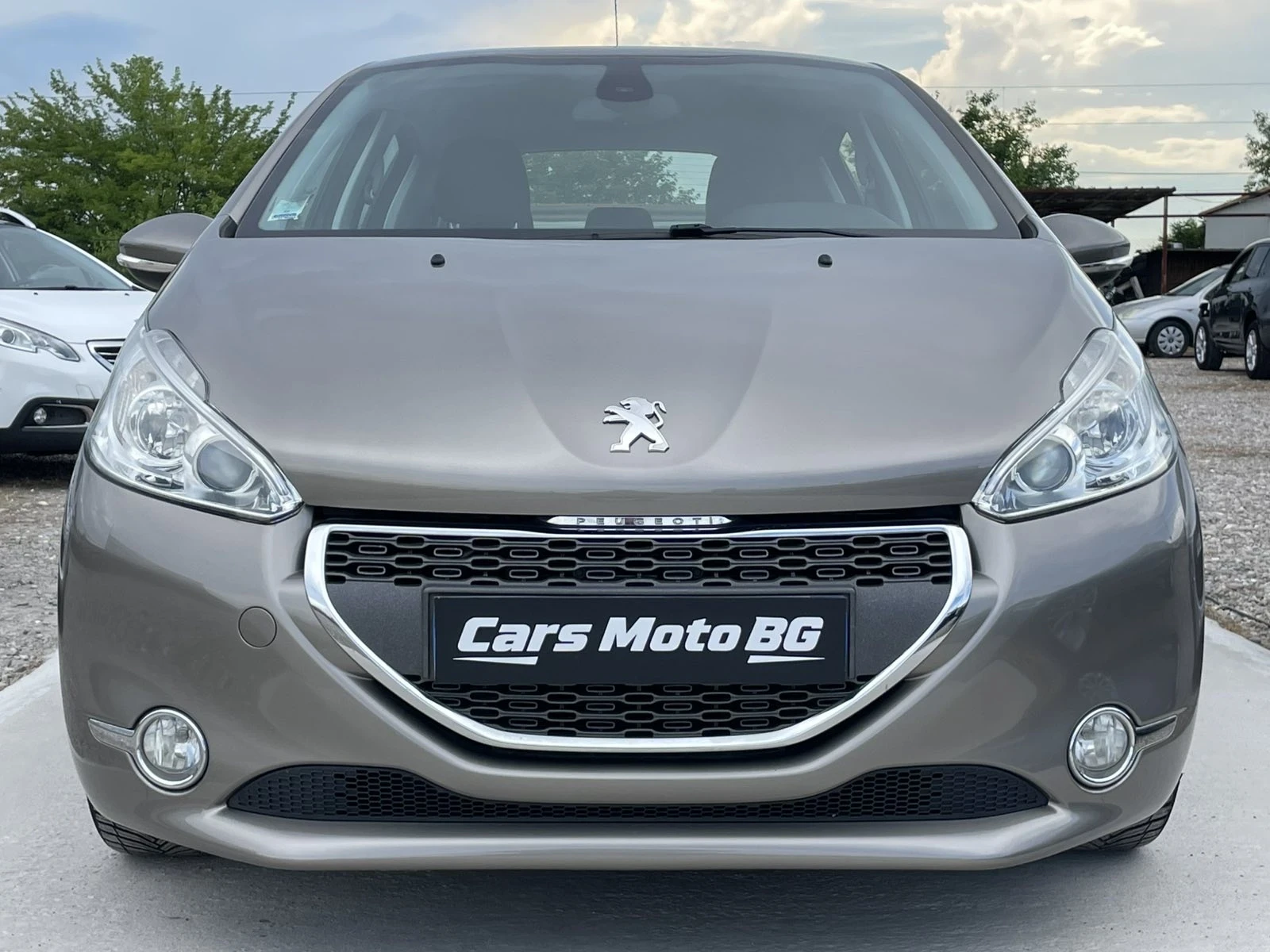 Peugeot 208 1.6 e-HDI, снимка 2 - Автомобили и джипове - 54974875