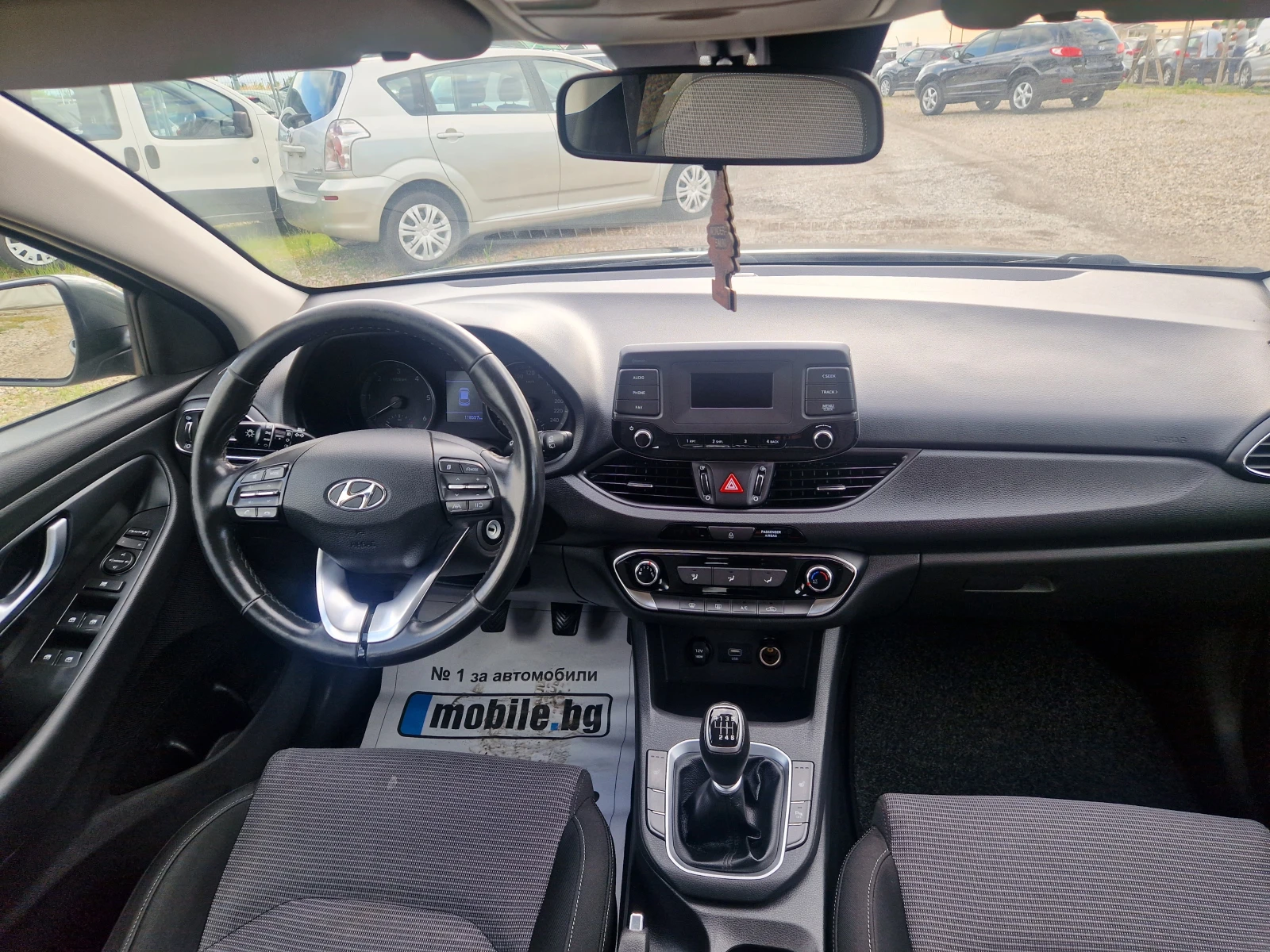 Hyundai I30 Kombi 1.6 CRDI Select, снимка 11 - Автомобили и джипове - 54995544