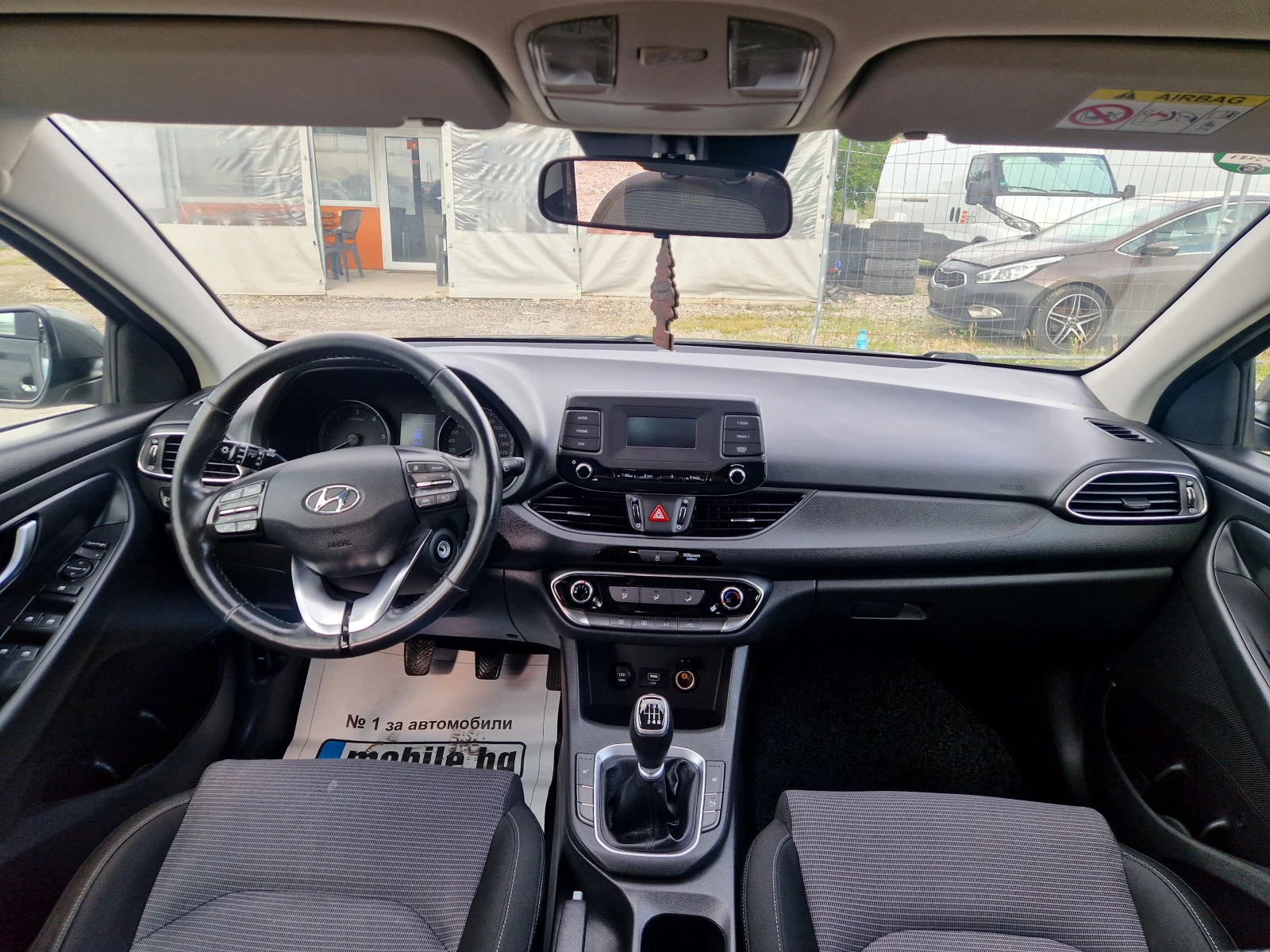 Hyundai I30 Kombi 1.6 CRDI Select, снимка 12 - Автомобили и джипове - 54995544