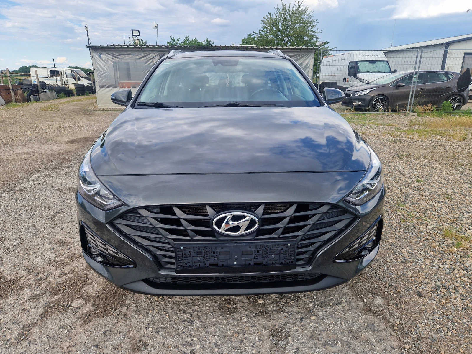 Hyundai I30 Kombi 1.6 CRDI Select, снимка 2 - Автомобили и джипове - 54995544