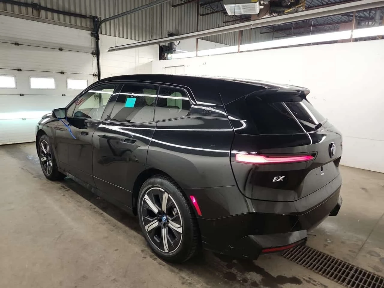 BMW iX XDRIVE40 | CARFAX | БЕЗ ПЪРВОНАЧАЛНА ВНОСКА, снимка 6 - Автомобили и джипове - 55094227