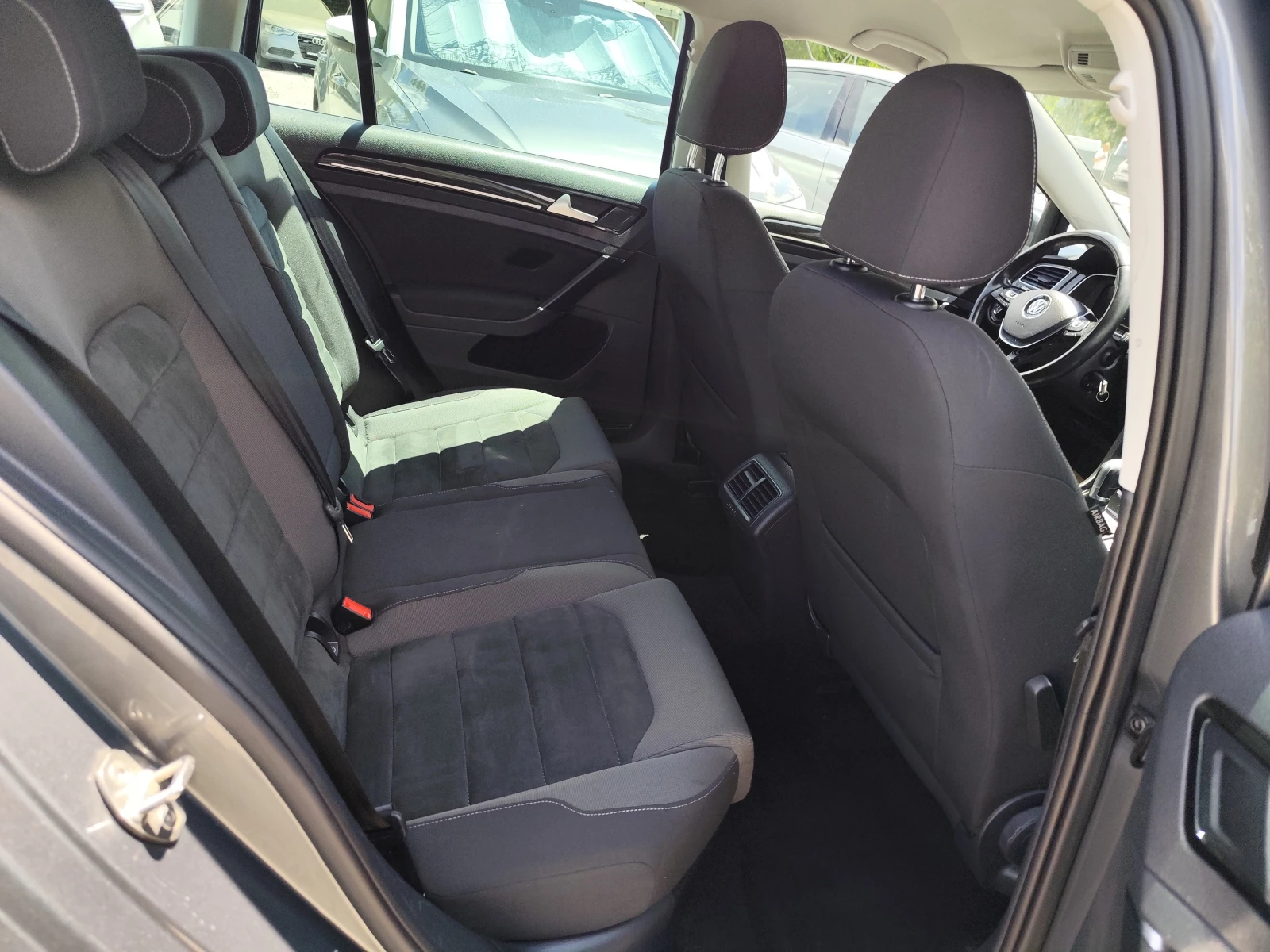 VW Golf 7* 2.0TDi* АВТОМАТИК* LED* EURO6B* , снимка 12 - Автомобили и джипове - 55219940