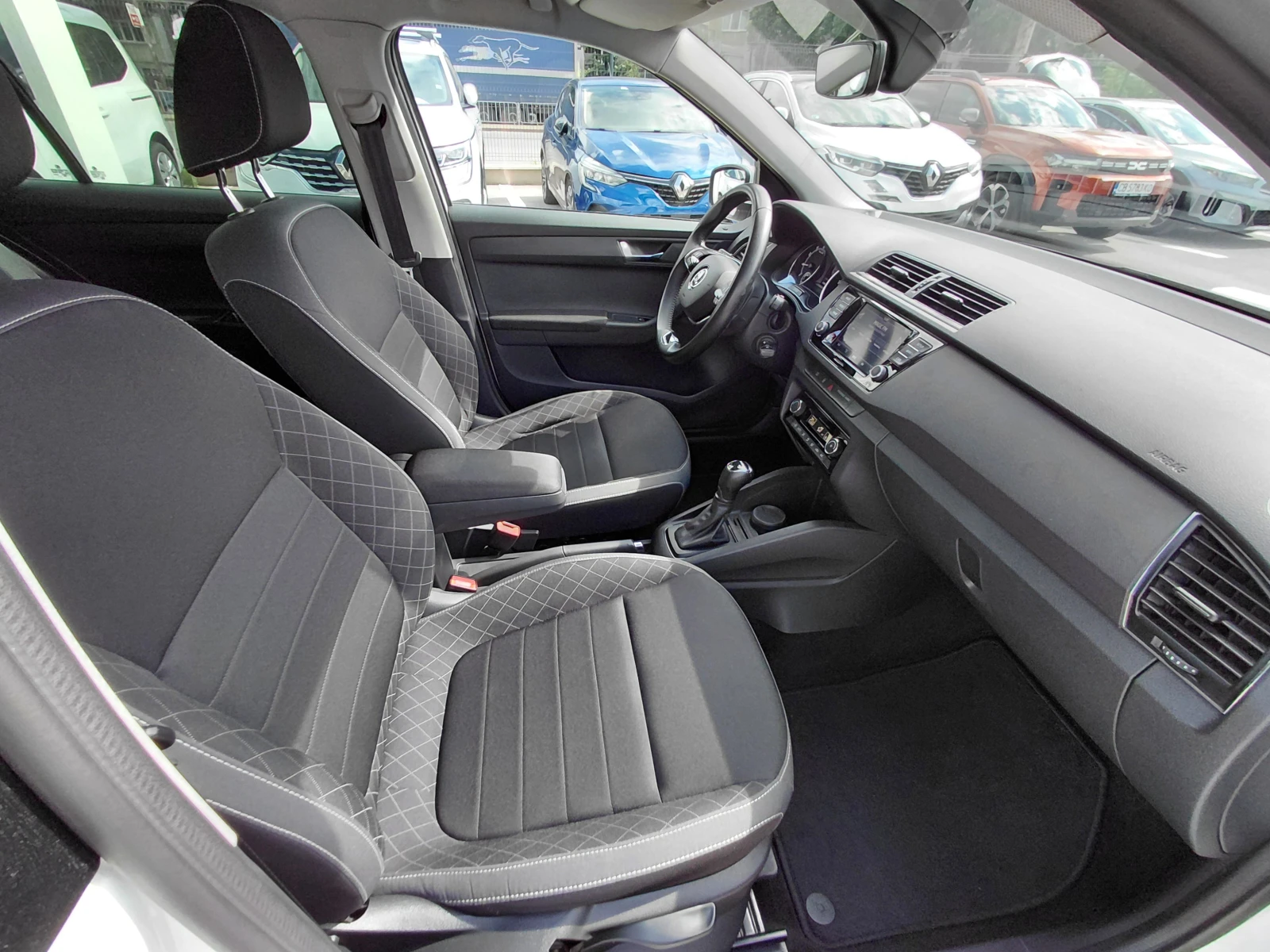 Skoda Fabia 1.0TSi/95k.c./DSG/Фабрична гаранция, снимка 13 - Автомобили и джипове - 55265189
