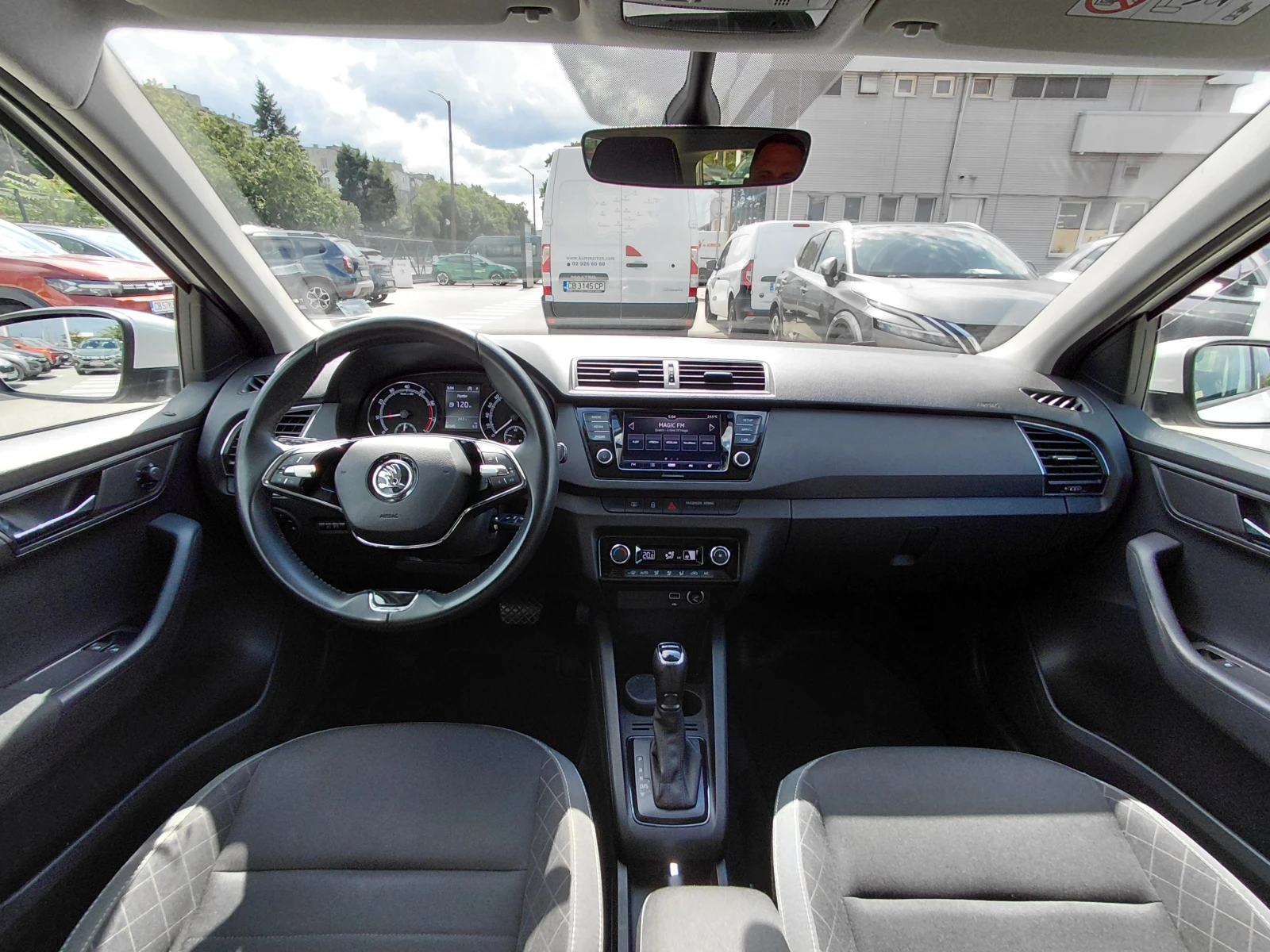 Skoda Fabia 1.0TSi/95k.c./DSG/Фабрична гаранция, снимка 8 - Автомобили и джипове - 55265189
