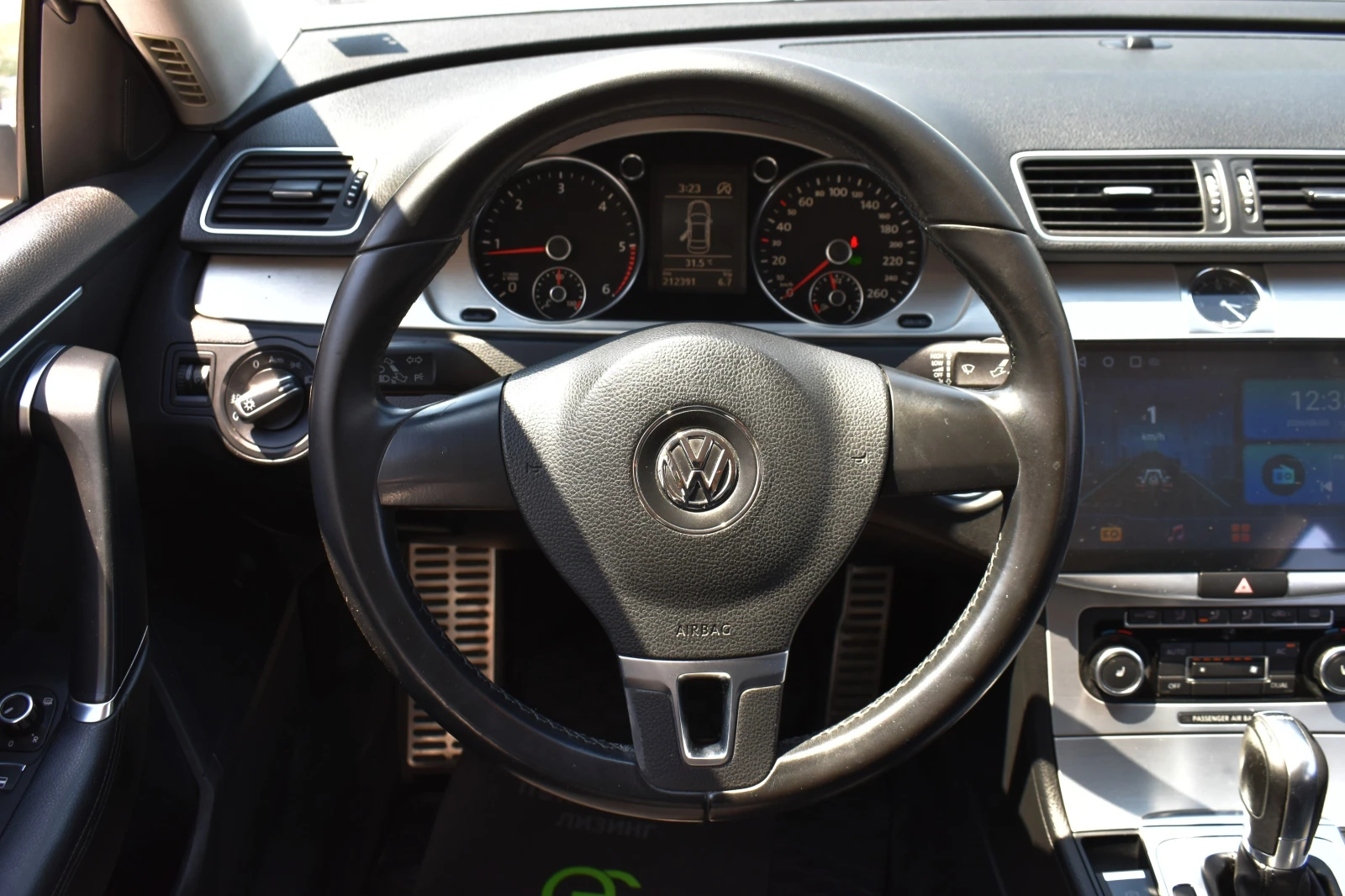 VW Passat 2.0TDI* HIGHLINE* BLUEMOTION* LED* AUTOMAT, снимка 16 - Автомобили и джипове - 55559623