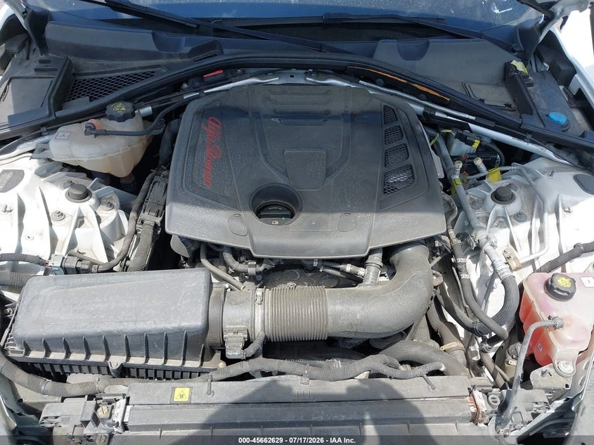 Alfa Romeo Giulia 2.0l Ti Lusso Awd, снимка 10 - Автомобили и джипове - 55586712
