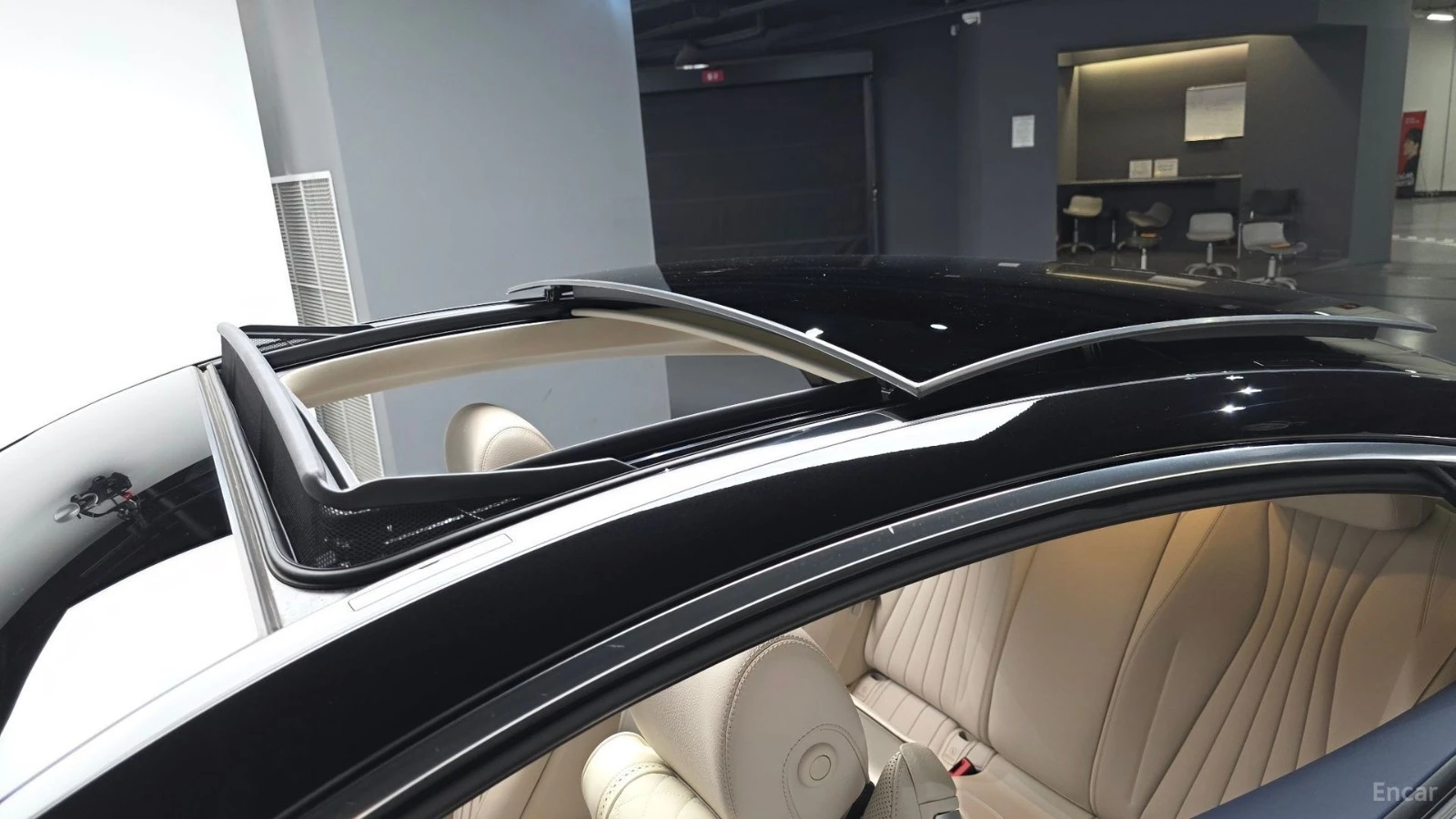 Mercedes-Benz E 300 4MATIC COUPE* HUD* 360* КОЖА* ПАНО* НАВИ, снимка 13 - Автомобили и джипове - 55605108