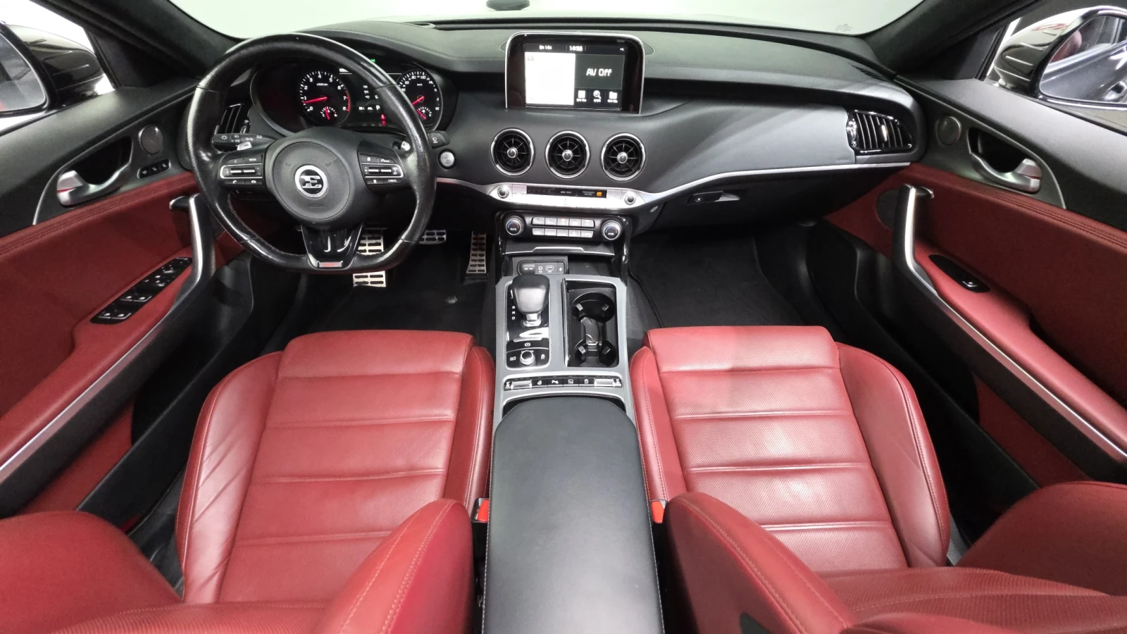 Kia Stinger 3.3 Turbo AWD autogeorge.com, снимка 10 - Автомобили и джипове - 55707925