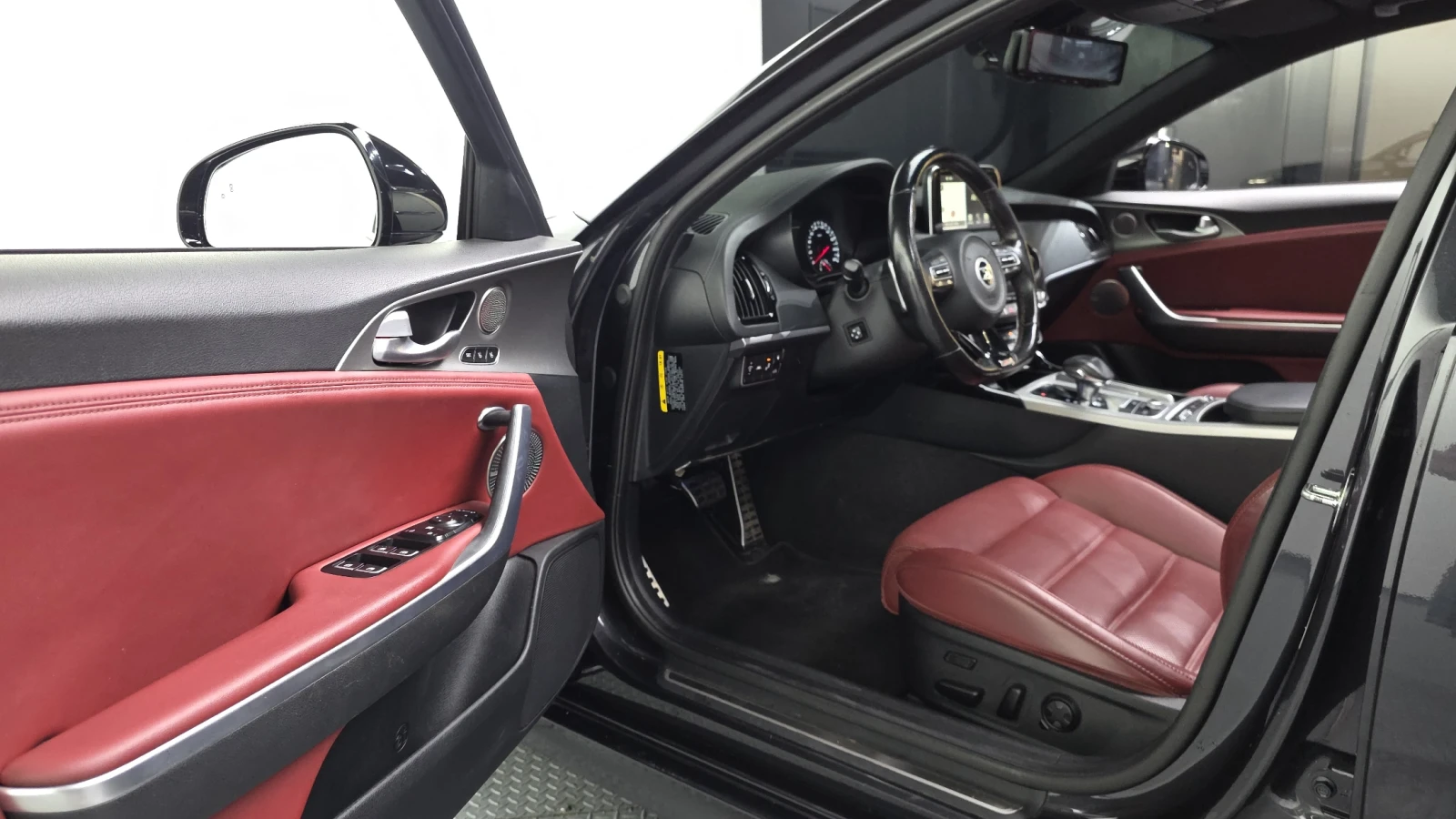 Kia Stinger 3.3 Turbo AWD autogeorge.com, снимка 13 - Автомобили и джипове - 55707925