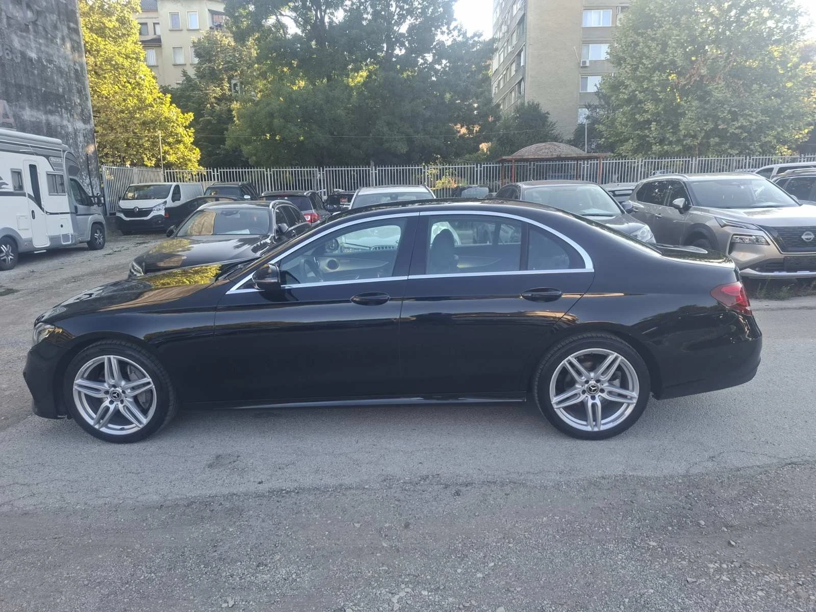 Mercedes-Benz E 220 D AMG Швейцария, снимка 8 - Автомобили и джипове - 55711473
