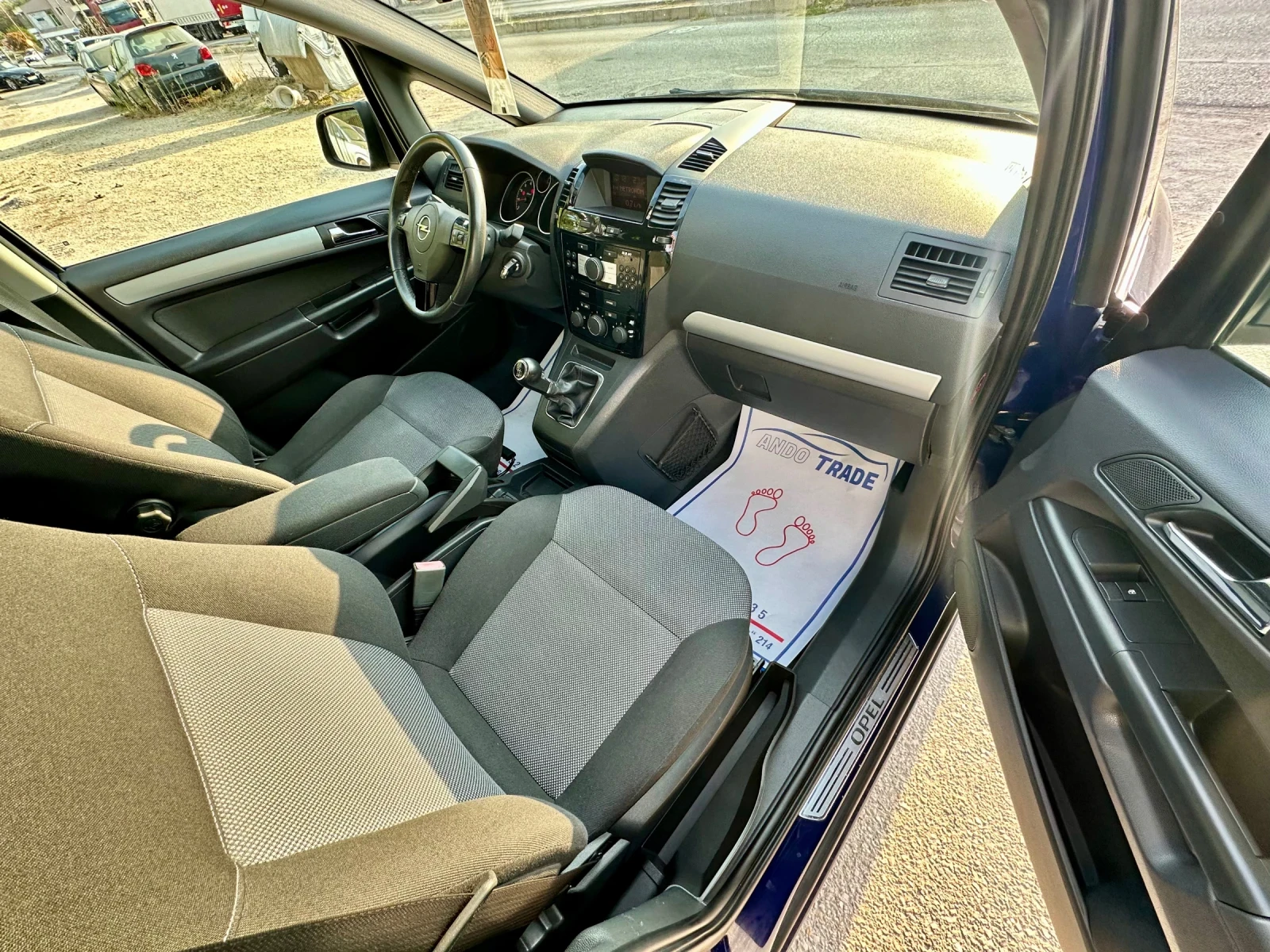 Opel Zafira 1.6 бензин, снимка 6 - Автомобили и джипове - 55930782