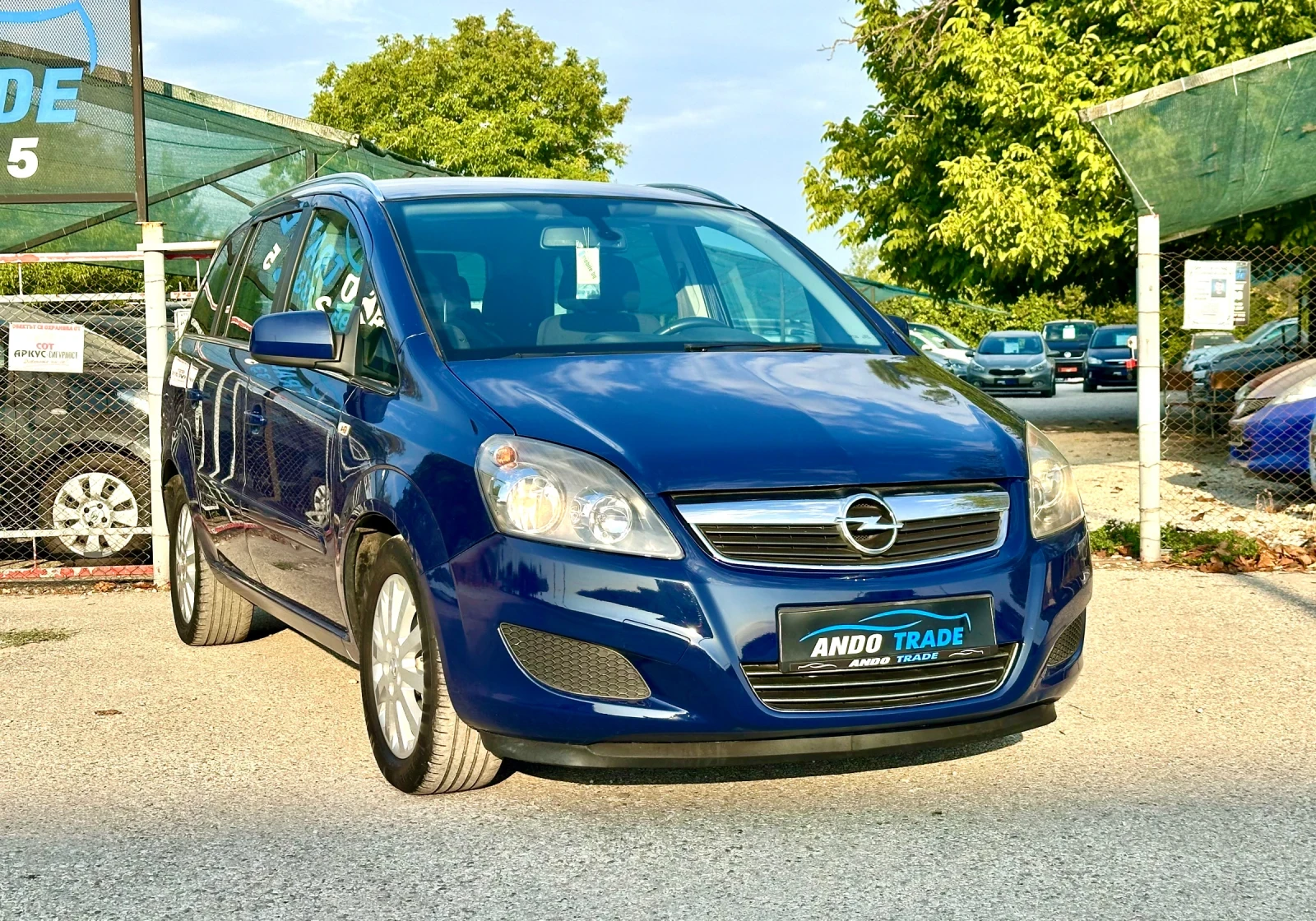 Opel Zafira 1.6 бензин, снимка 3 - Автомобили и джипове - 55930782