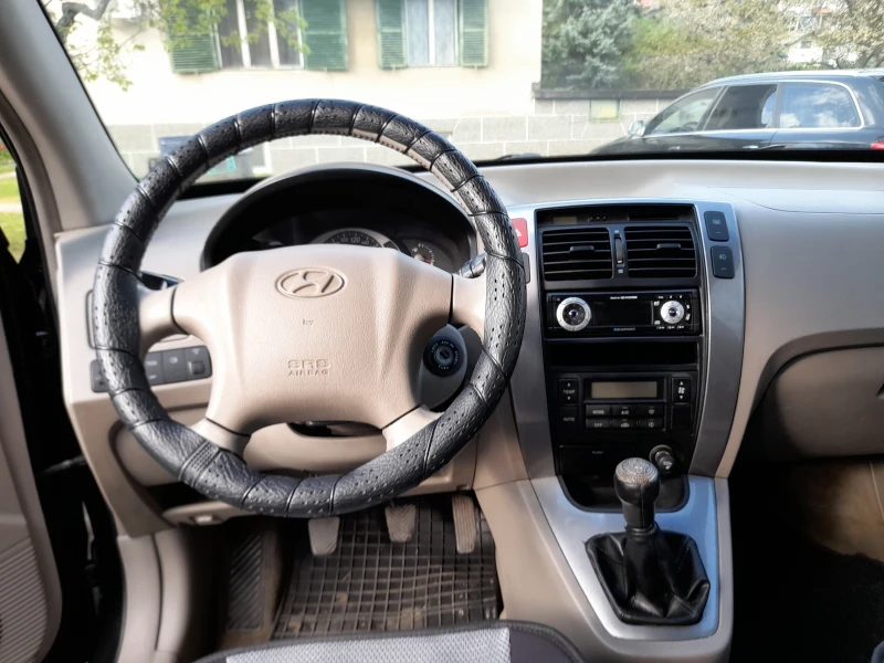 Hyundai Tucson 2.0CRDI, снимка 2 - Автомобили и джипове - 48688220