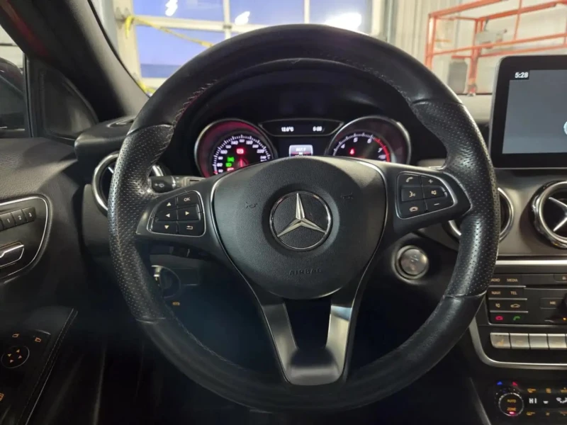 Mercedes-Benz GLA 250, снимка 6 - Автомобили и джипове - 53452202