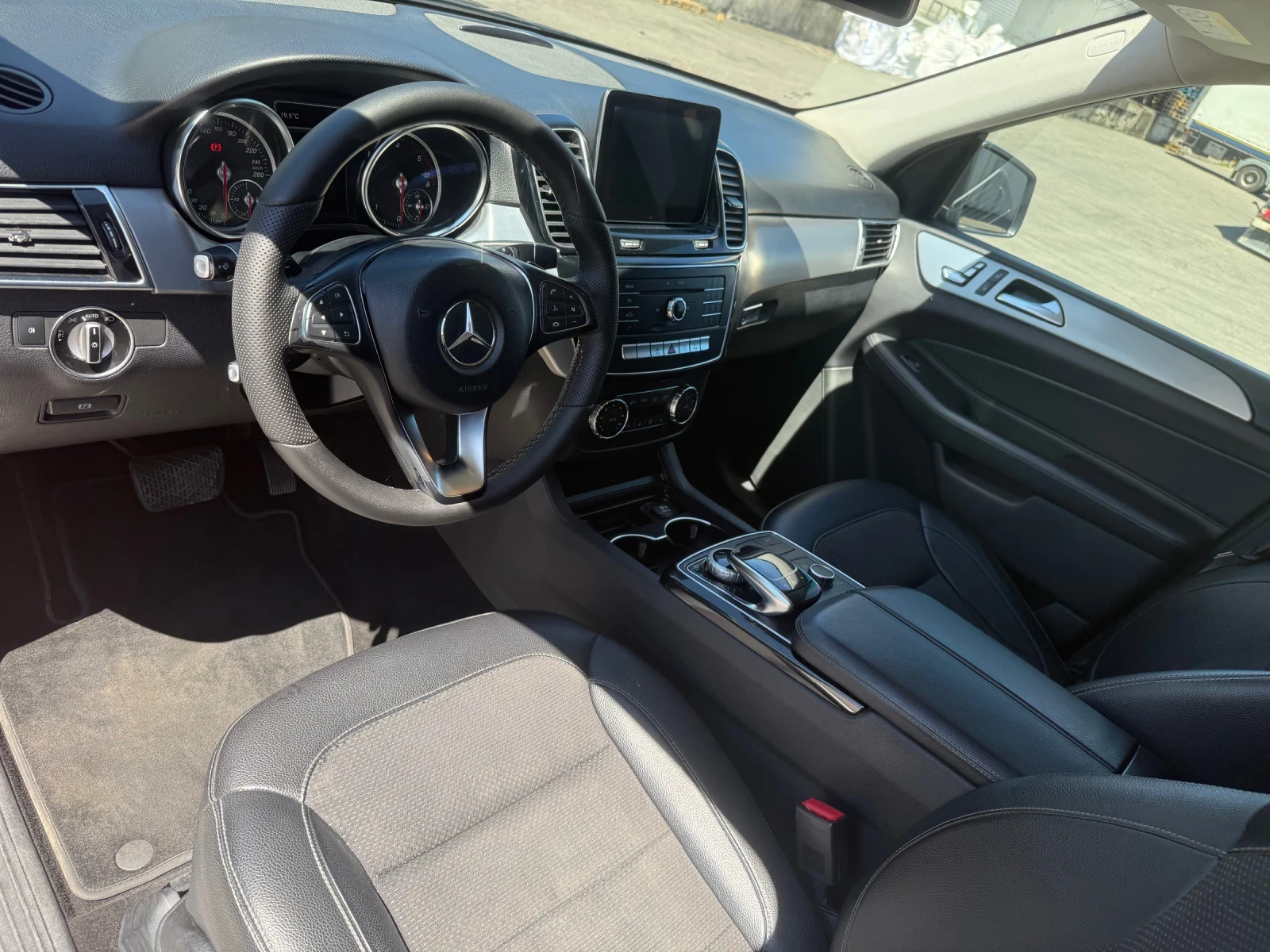 Mercedes-Benz GLE 250, снимка 9 - Автомобили и джипове - 54346299