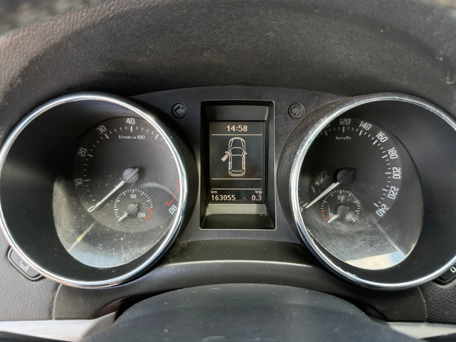 Skoda Yeti 1.2TSI, снимка 14 - Автомобили и джипове - 55221150
