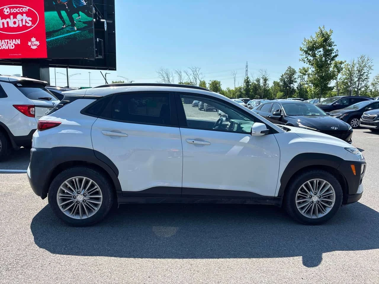 Hyundai Kona * Preferred * CARFAX * ОПЦИЯ ЗА ФИНАНСИРАНЕ , снимка 3 - Автомобили и джипове - 55508620
