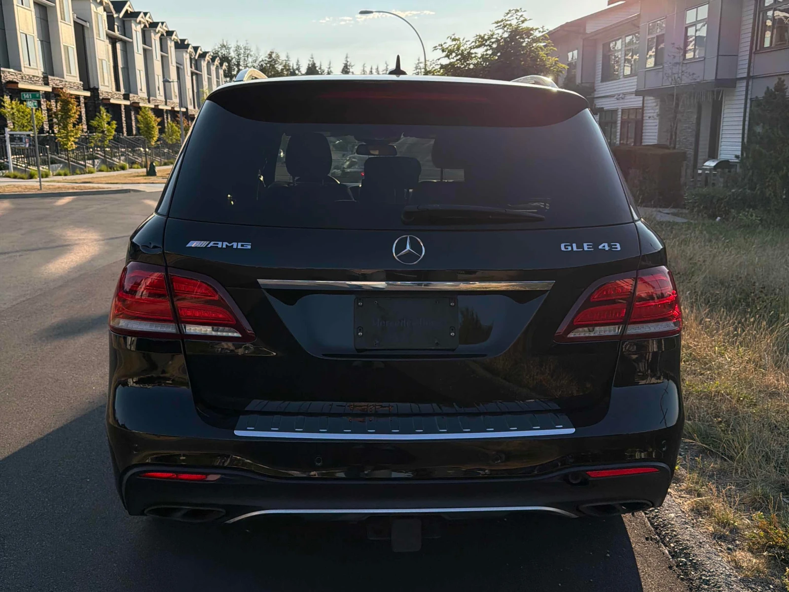Mercedes-Benz GLE 43 AMG CARFAX/360 КАМ/ПОДГРЕВ/ПАНОРАМА/ХАРМАН, снимка 4 - Автомобили и джипове - 55842799