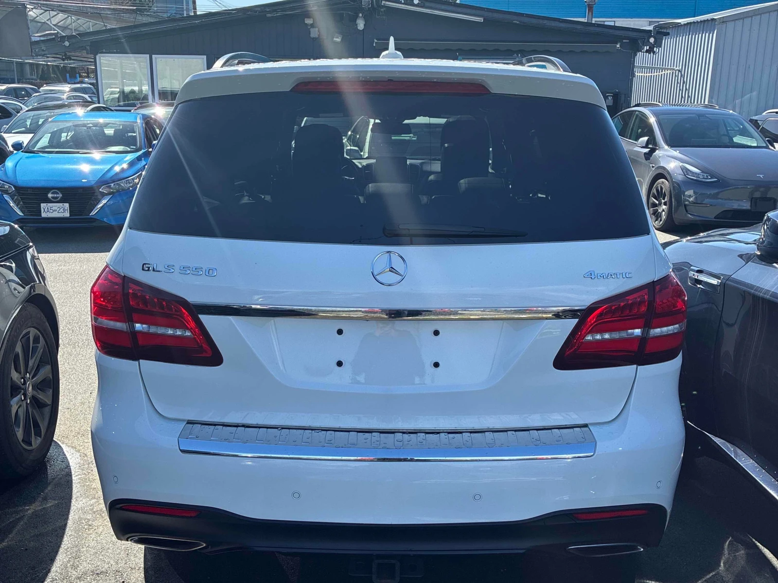 Mercedes-Benz GLS * 550 4MATIC SUV * CARFAX * ОПЦИЯ ЗА ФИНАНСИРАНЕ, снимка 14 - Автомобили и джипове - 56086938