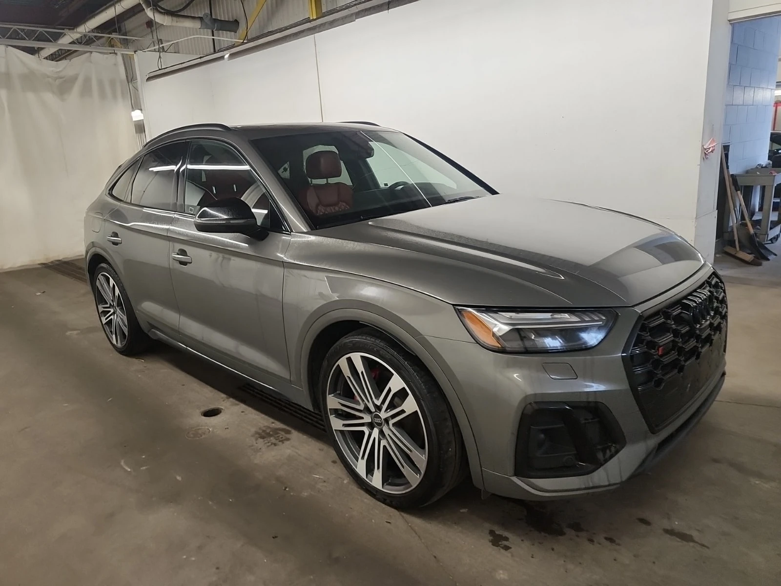 Audi SQ5 TECHNIK| B&O| MATRIX| ПАМЕТ| ПАНО| 2 КЛЮЧА| , снимка 2 - Автомобили и джипове - 56117602