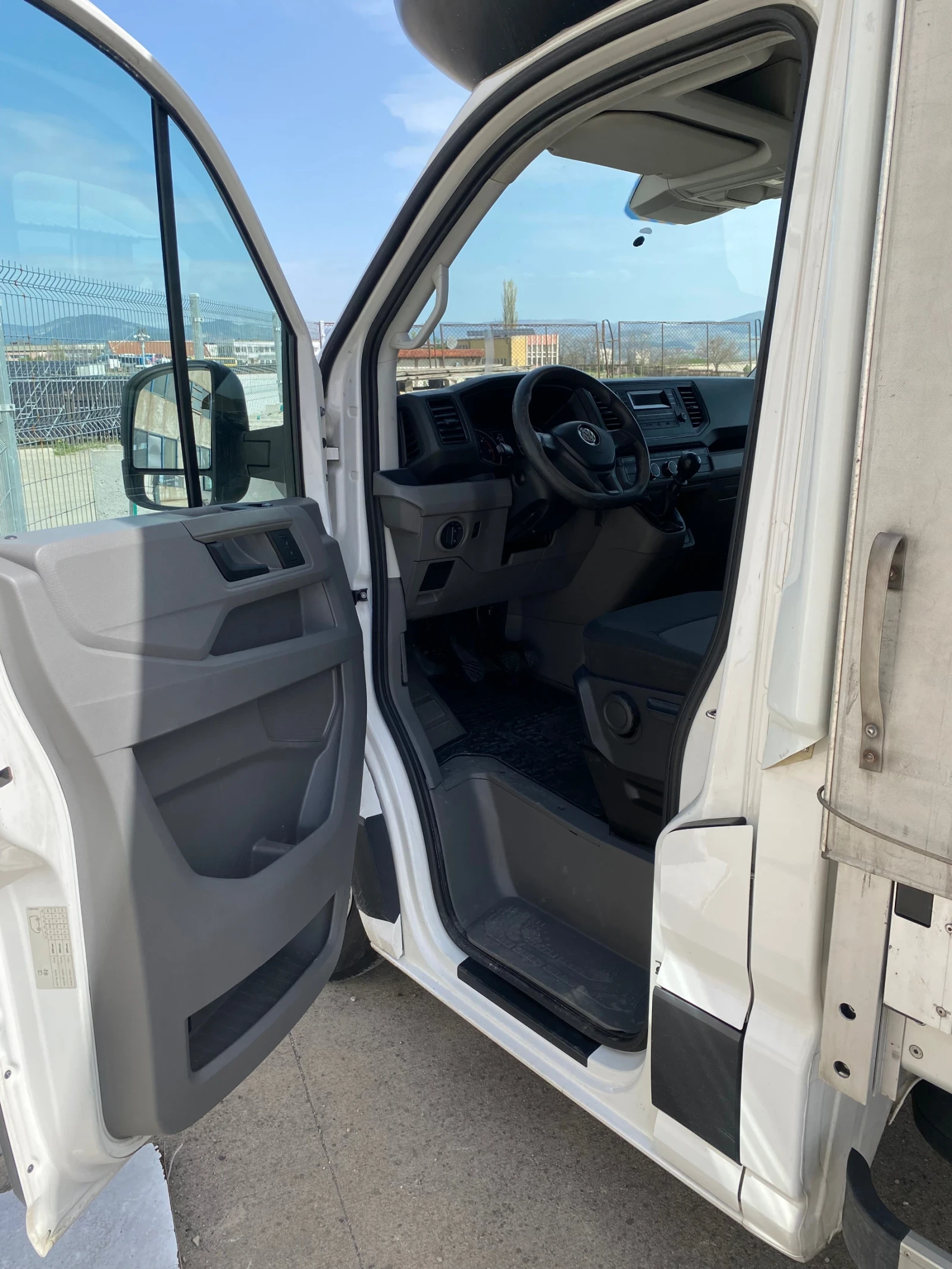 VW Crafter 2.0 TDI EV 6 140 k 3.5 т. - изображение 8