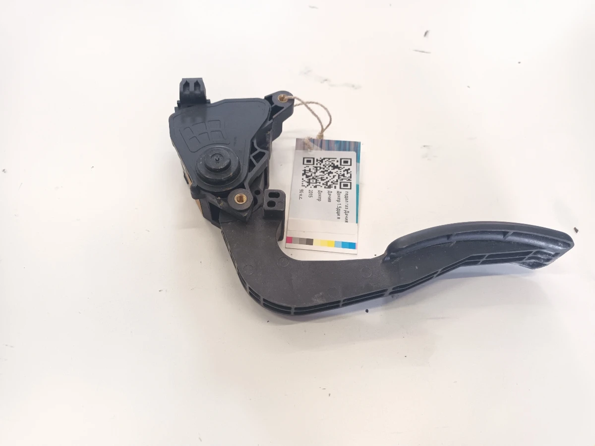 педал газ Дачия Докер 1.5дци я