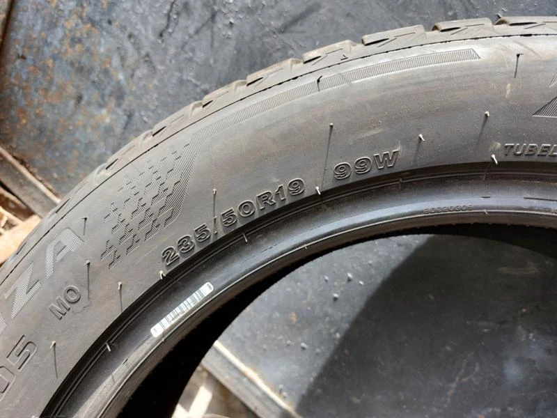 Гуми Летни 235/50R19, снимка 5 - Гуми и джанти - 36802482