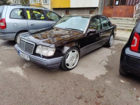 Mercedes-Benz E 300, снимка 1