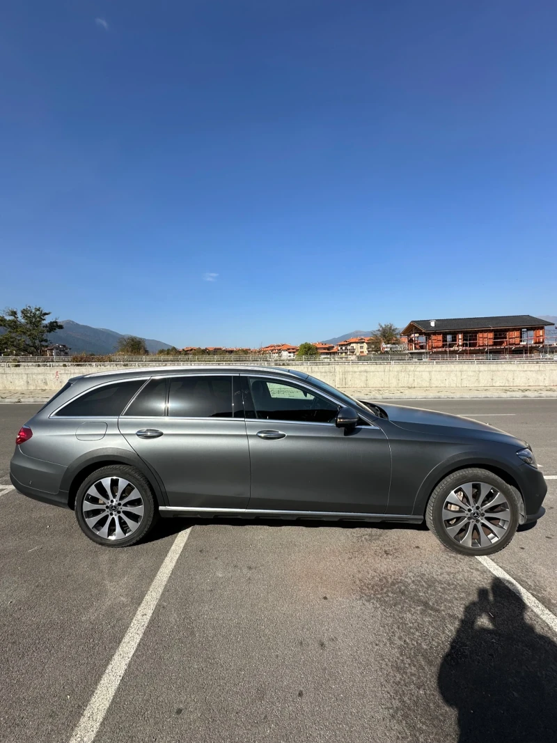 Mercedes-Benz E 220 D 4Matic All Terrain, снимка 4 - Автомобили и джипове - 52888988