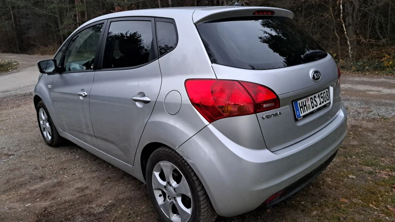 Kia Venga 1.4i LPG, снимка 8 - Автомобили и джипове - 46187175