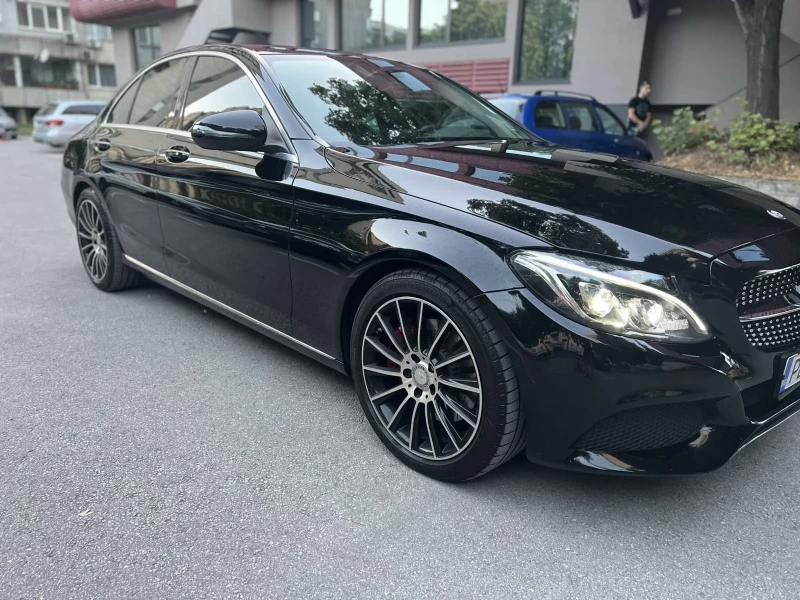 Mercedes-Benz C 300, снимка 12 - Автомобили и джипове - 48025550