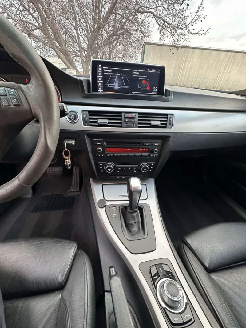 BMW 320 2.0 D M pak  AUT NAVI KOJA PODGREV LUK MAT, снимка 8 - Автомобили и джипове - 48156914