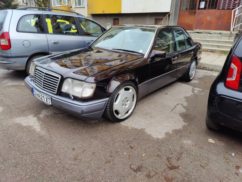 Mercedes-Benz E 300, снимка 1 - Автомобили и джипове - 48232966