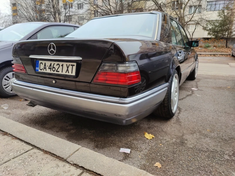 Mercedes-Benz E 300, снимка 8 - Автомобили и джипове - 48232966