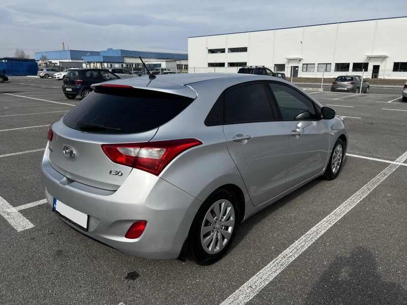 Hyundai I30 1.6 MPI, снимка 7 - Автомобили и джипове - 48956068