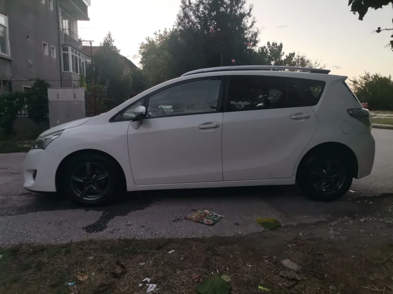 Toyota Verso 1.6, снимка 2 - Автомобили и джипове - 52582317